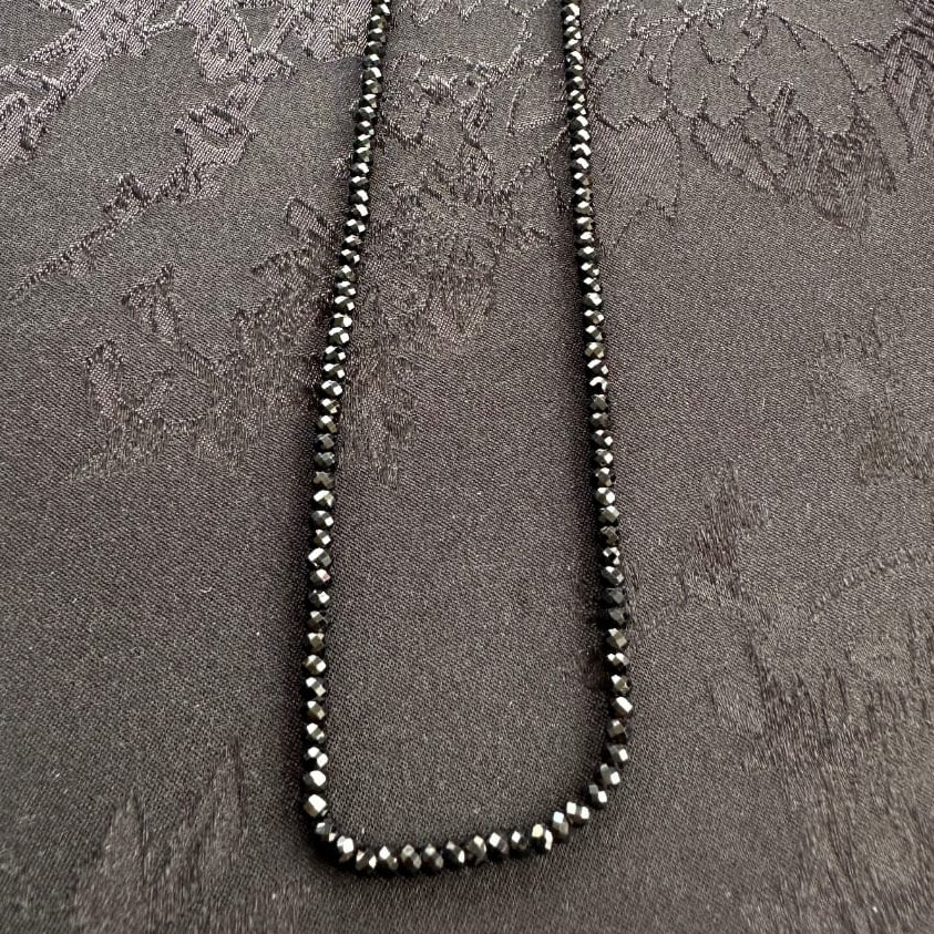 The black spinel necklace