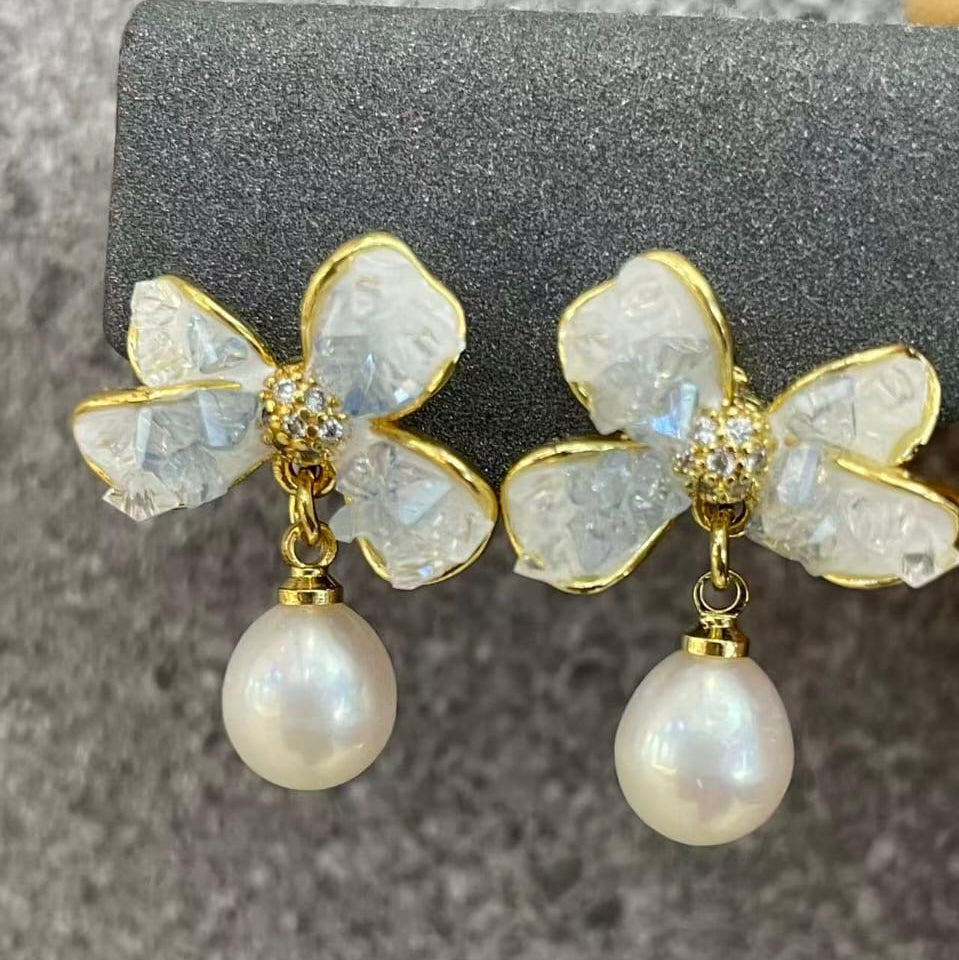 Glacier Bow Pearl Drops